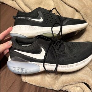 Nike Women's Black and White Athletic Shoes